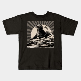 OTTER 841 Surfing Otter Santa Cruz Kids T-Shirt